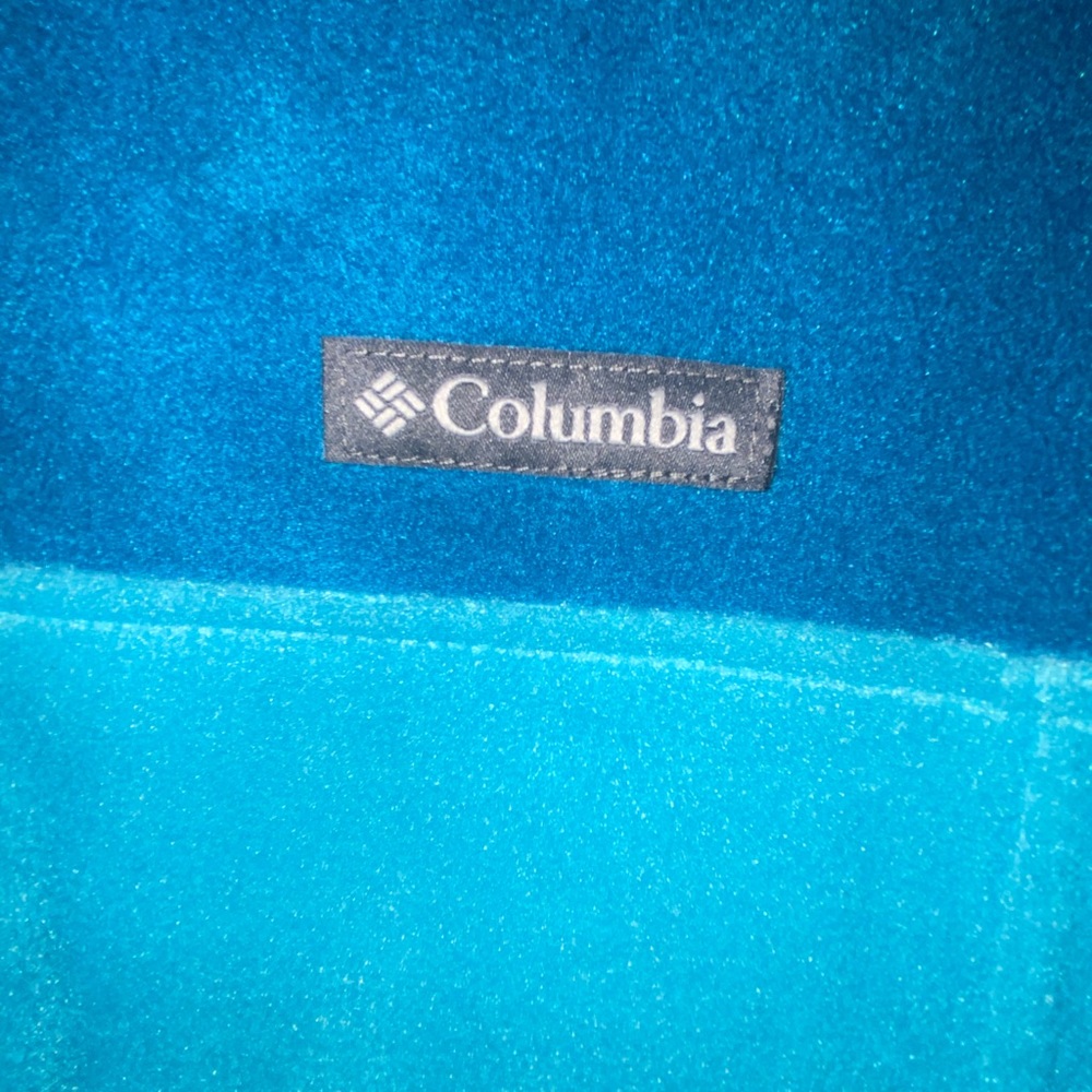 Columbia Button Up pull over - Picture 2 of 5